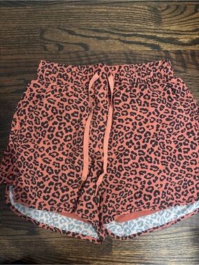 Buffbunny lepord shorts